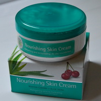 ครีมบำรุงผิว Nourishing Skin Cream by Himalaya Herbals